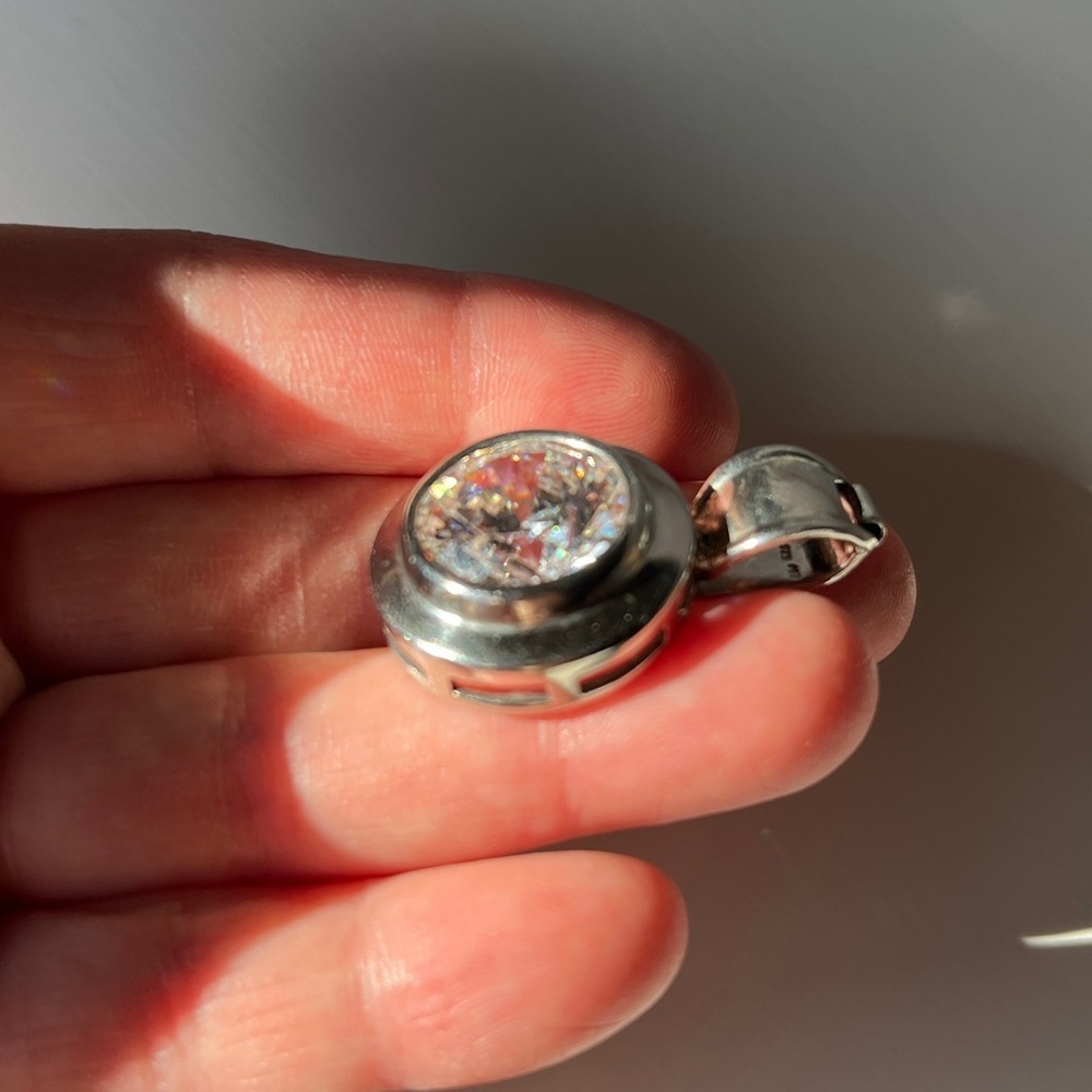 Vintage CZ Pendant in Sterling Silver - Picture 6 of 10
